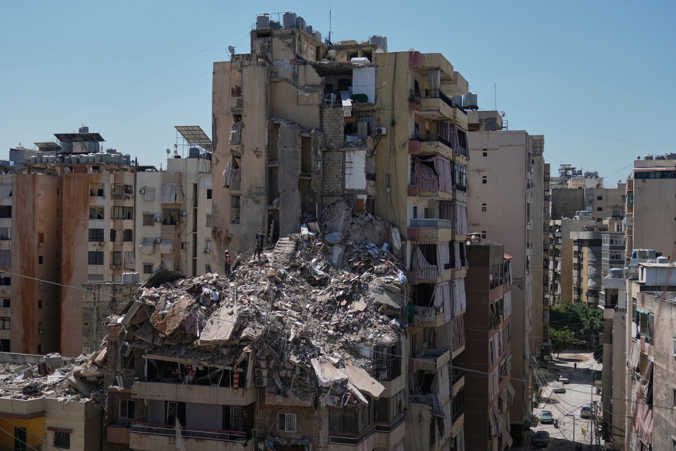 Israel volta a atacar o sul do Líbano, em novo desafio ao acordo entre EUA e Irã